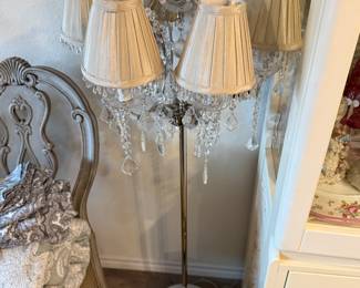 Floor lamp crystal w shades 