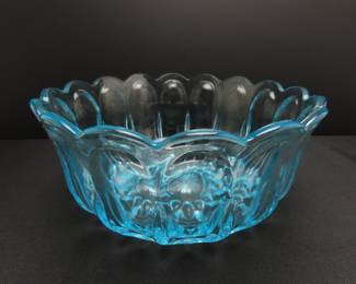 Beautiful "Fairfield" Sky / Ice Blue Serving Bowl by Anchor Hocking