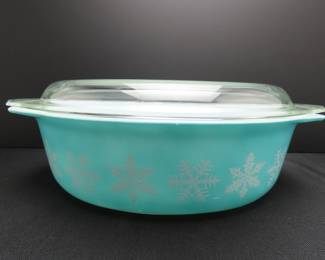Vintage Pyrex Turquoise Blue "Snowflake" 2.5 Quart Covered Dish