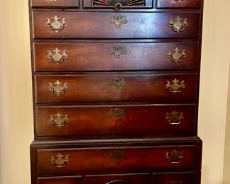 Beautiful queen ann  hi boy 