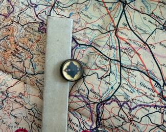 Has original compass too