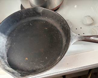 12" Wagner Ware Sidney Cast Iron Skillet