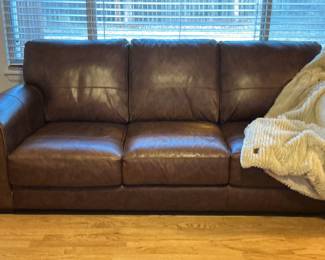 Leather sofa by Soft Line -  "Ugg" throw 