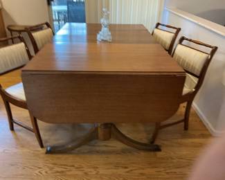 Vintage table - Vintage chairs