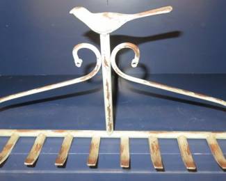 Wall Mount Bird Shaped Metal Coffee Mug or Teacup Holder