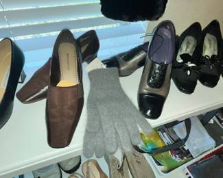 LA BELLE, NATURALIZER