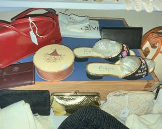 VINTAGE EVERGREEN SLIPPERS