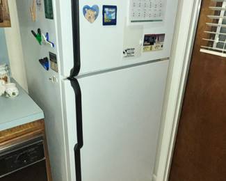 NICE KENMORE 2 DR FRIDGE