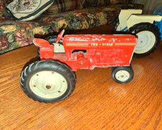 "TRU-SCALE" METAL TOY TRACTOR