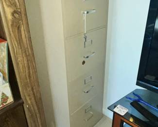 4 DR FILE CABINET