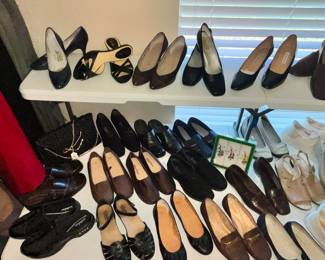 FINE WOMEN'S SHOES GALORE