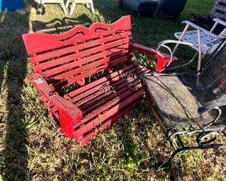 BACKYARD - PORCH SWING