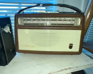 VINTAGE GRUNDIG RADIO