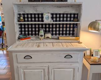 #8 White Broyhill Farmhouse Style Buffet w/Hutch 39"Wx18"Dx60"H $325