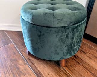 #18 Green Velvet Storage Ottoman 19"Dx17"H $65