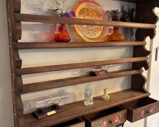 Wood wall plate shelves w 3 drawers
$ 200.00. 30.25”w 5.5”d 29.25”t