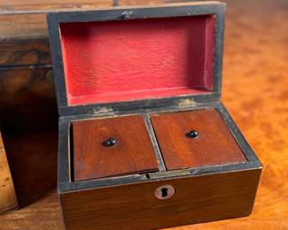 This lot features three (3) tea caddies from the 19th century.

