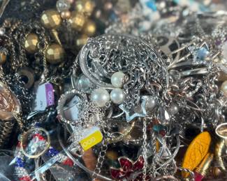 This lot features a collection of quality costume jewelry, with a total approx. weight of 5lbs.

