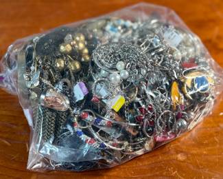This lot features a collection of quality costume jewelry, with a total approx. weight of 5lbs.

