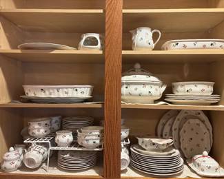 Petite Fleur collection by Villeroy & Boch.
Pieces include soup tureen, serving dishes, platters, sugar & creamer, covered butter dish
