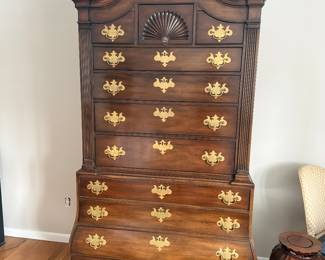 RARE KITTENGER LIMITED EDITION BOMBE CHEST ON CHEST