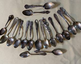 Set of 17 sterling silver souvenir spoons 5.21 Troy ounces