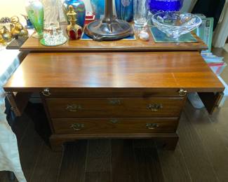 Henkel-Harris mahogany chest of drawers, made in Winchester, VA.  Please note:  some minor blemishes