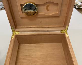Beautiful inlaid wood Humidor