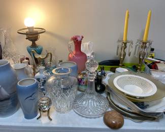 Lots and lots of antique and vintage collectibles!