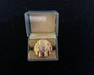 Josten 10 Kt ring in original box, 6.13 grams