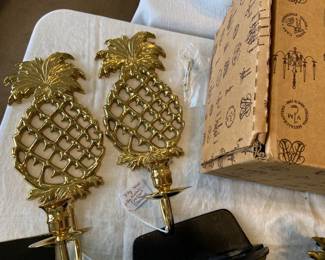 Vintage new Virginia Metalcrafters Pineapple wall sconces with box