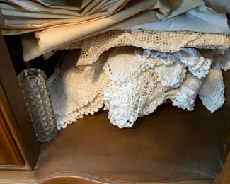 Linens, doilies 