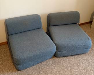 Cushion seats