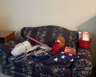 Upholstered loveseat 