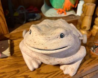 Frog decor 