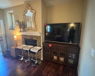 Entertainment center