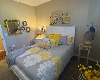 Queen bed with 2 drawers and matching nightstand