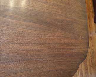 Beautiful STICKLEY Dining Table - Double Pedestal - 4 Leaves - Scalloped Corner