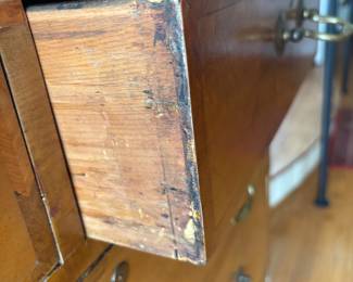 Dove Detail Federal Chest