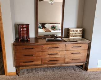 Mid-century modern dresser - Part of the bedroom set