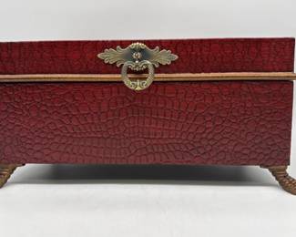 Decorative lizard embossed box