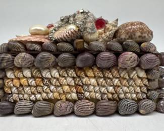 Shell encrusted lidded box