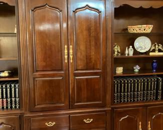 4		Thomasville Wall unit brown wood - 
100.00	12corner cabinet s 17W X 17D X 80H
$150 each	2 bookshelve with cabinet  36W X 16D X80H
$150 each	1 cabinet with tree drawers  39W X 22D X 80H
BUY ALL FOR $600