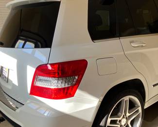 27		2011 Mercedes Benz GLK 350 - 1 owner - 4 doorwagon sport Utility Vehicle - 3.5 L V6 Rear wheel drive - 114,255 miles - garage kept - Serviced at Ceentennial Imports -Available for Silent bids only - to be open on Jan 19th at noon - 
Vin: WDCGG5GBXBF530422
