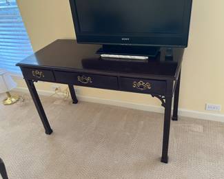 20- $360	Henredon Mahogany Desk 46W X 23D X 29H
