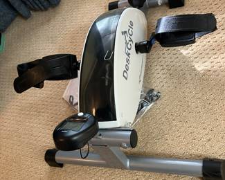 37	42.00	3D Innovations desk cycle
