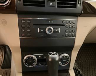 27		2011 Mercedes Benz GLK 350 - 1 owner - 4 doorwagon sport Utility Vehicle - 3.5 L V6 Rear wheel drive - 114,255 miles - garage kept - Serviced at Ceentennial Imports- Available for Silent bids only - to be open on Jan 19th at noon - 
Vin: WDCGG5GBXBF530422
