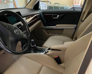 27		2011 Mercedes Benz GLK 350 - 1 owner - 4 doorwagon sport Utility Vehicle - 3.5 L V6 Rear wheel drive - 114,255 miles - garage kept - Serviced at Ceentennial Imports-Available for Silent bids only - to be open on Jan 19th at noon - 
Vin: WDCGG5GBXBF530422
