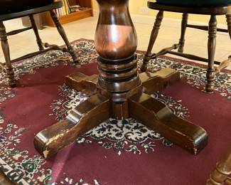 12	380.00	Round or oval kitchen table with  6 barrel chairs 53 X 48D X 29H Incl. 1x 15" Leaf
