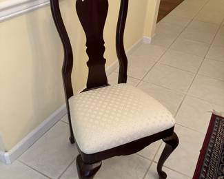 13		$700-Thomasville Oval Queen Ann style table and 2 -  20" leaves with 6 highback chairs (2 with arms)
